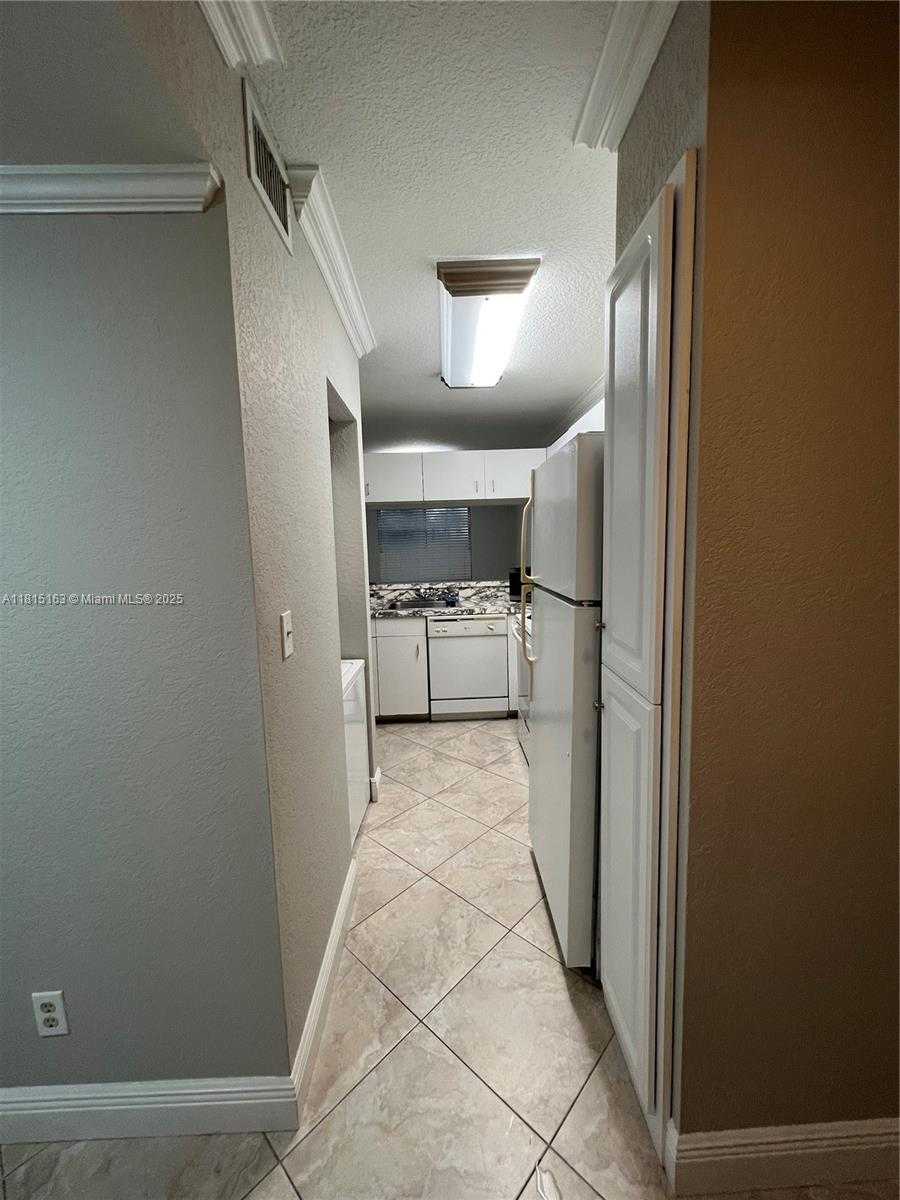 Small Image of 1097 CORAL CLUB DR #1097, Coral Springs Number 2