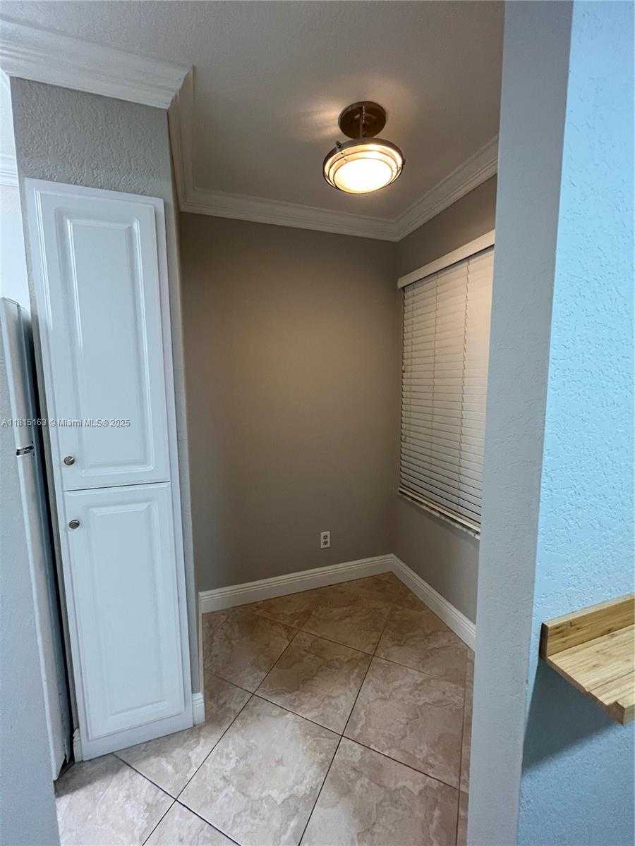 Small Image of 1097 CORAL CLUB DR #1097, Coral Springs Number 5