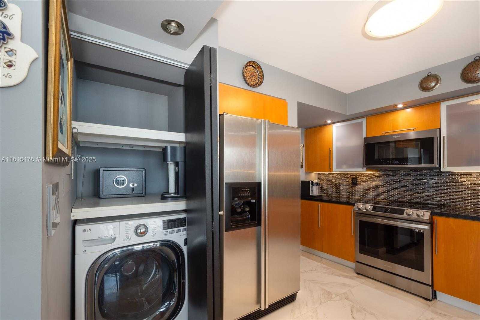Small Image of 17720 NORTH BAY RD #10D, Sunny Isles Beach Number 8