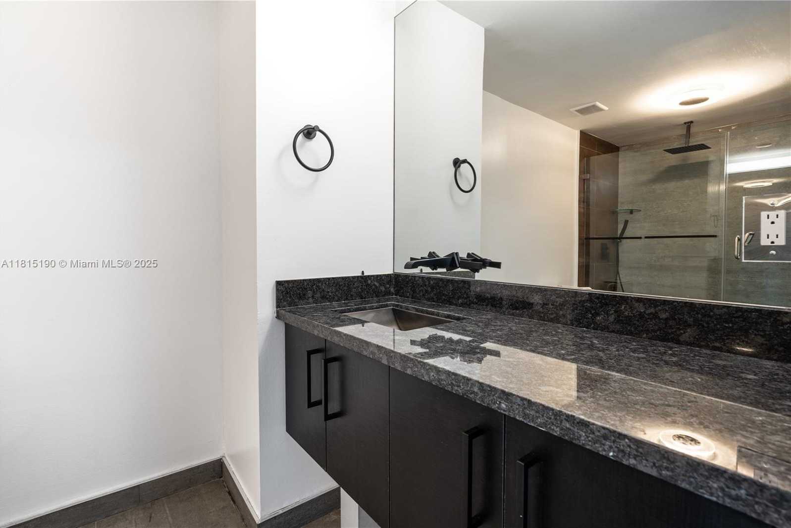 Small Image of 690 SOUTH WEST 1ST CT #3116, Miami Number 34