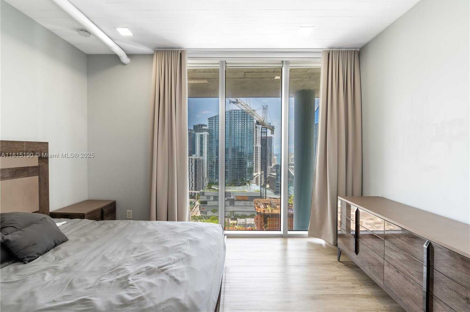 Small Image of 690 SOUTH WEST 1ST CT #3116, Miami Number 36