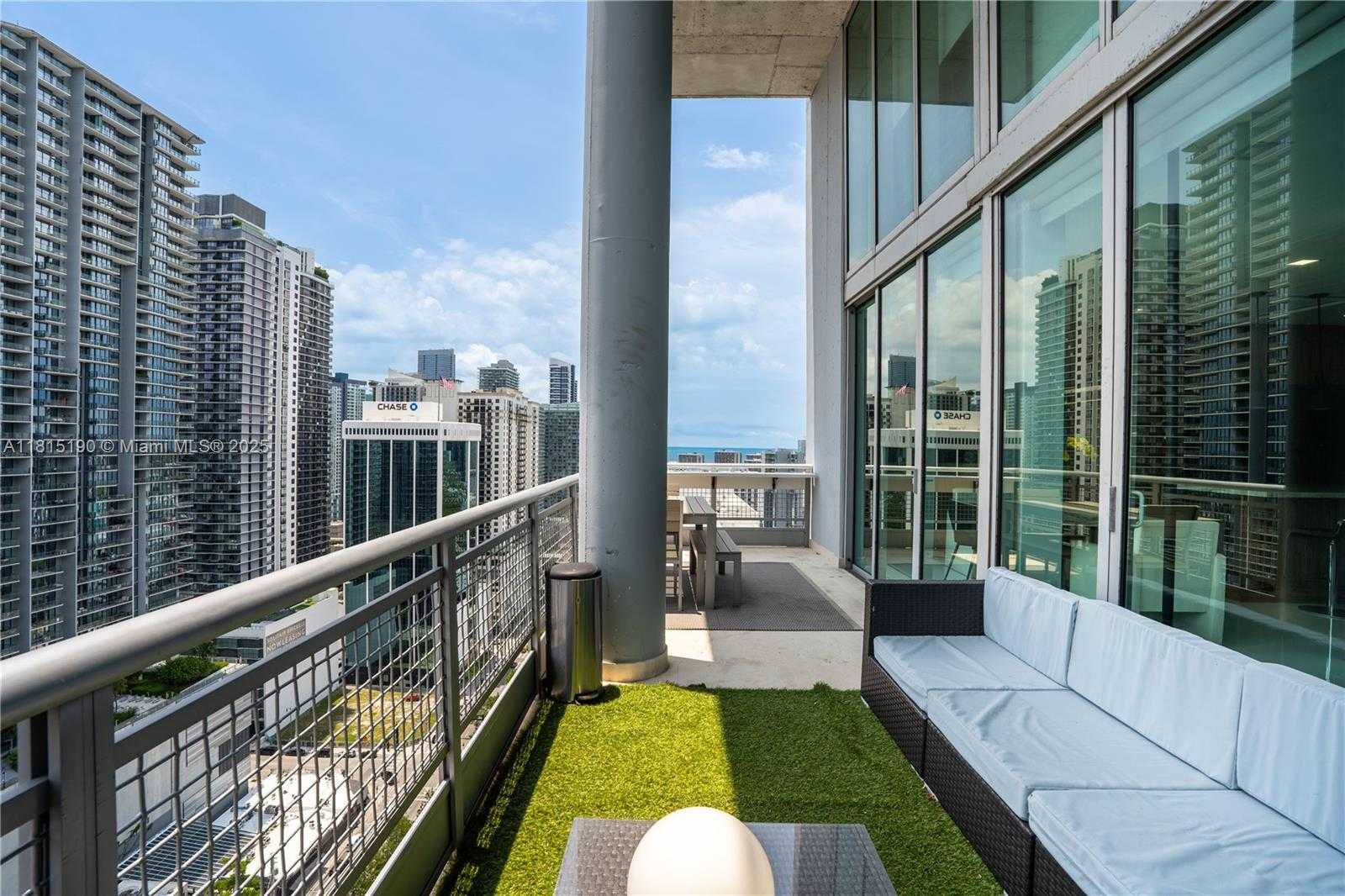 Small Image of 690 SOUTH WEST 1ST CT #3116, Miami Number 39