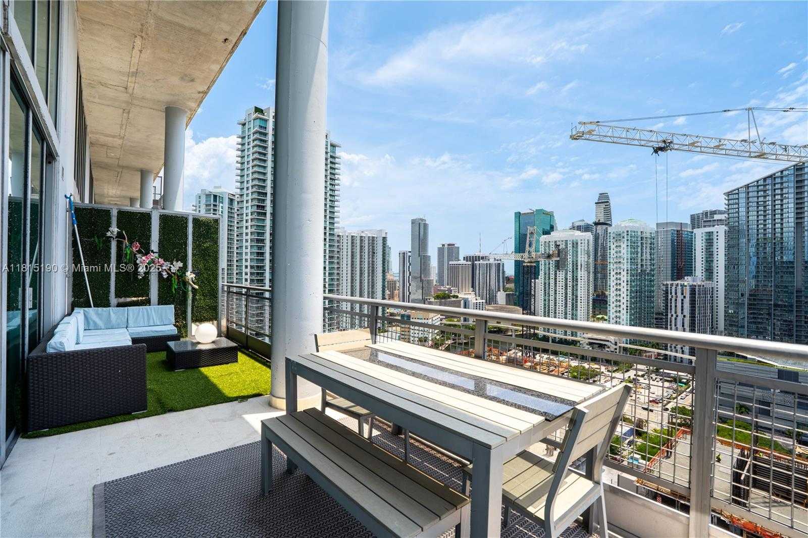 Small Image of 690 SOUTH WEST 1ST CT #3116, Miami Number 40
