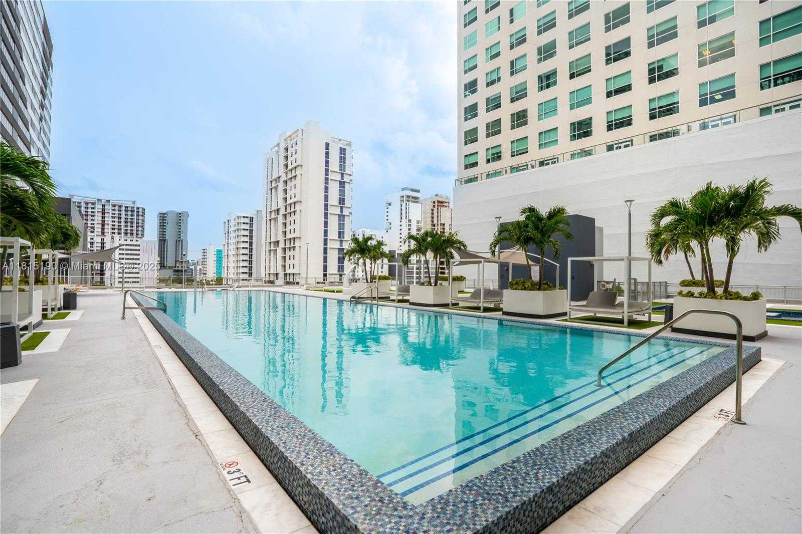Small Image of 690 SOUTH WEST 1ST CT #3116, Miami Number 51