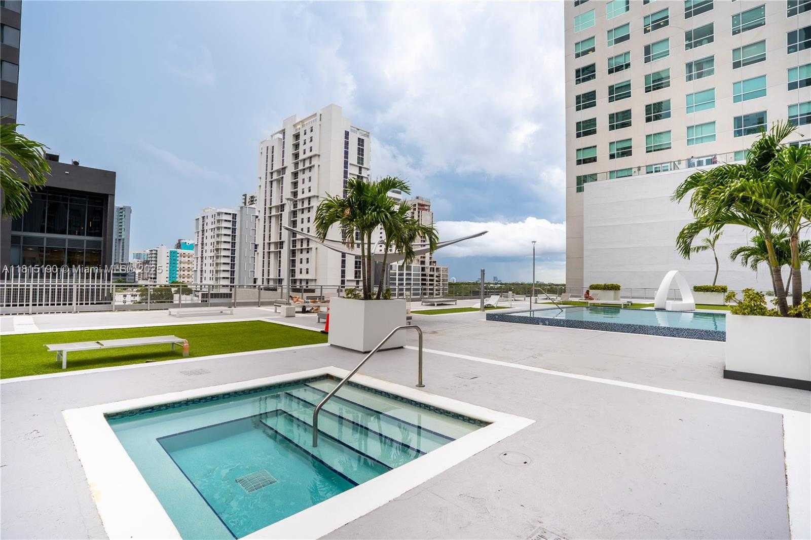 Small Image of 690 SOUTH WEST 1ST CT #3116, Miami Number 52