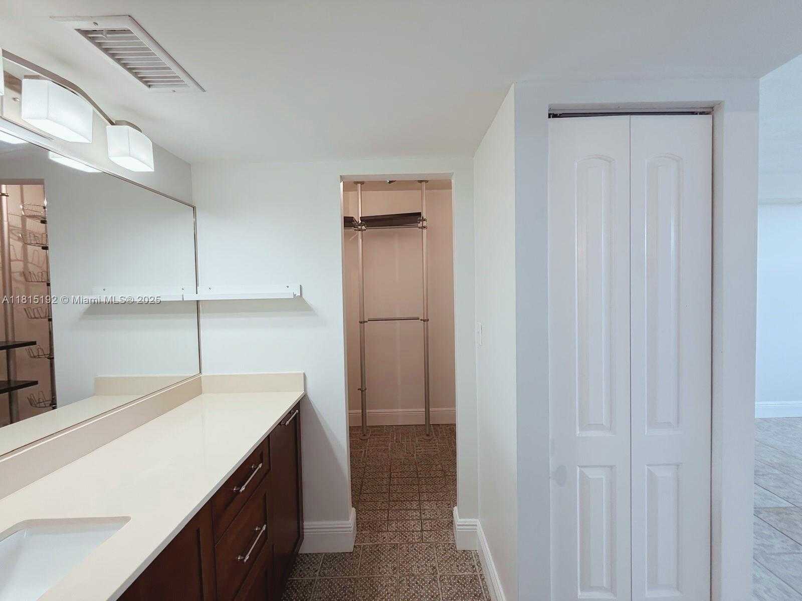 Small Image of 16570 NORTH EAST 26TH AVE #6B, North Miami Beach Number 16