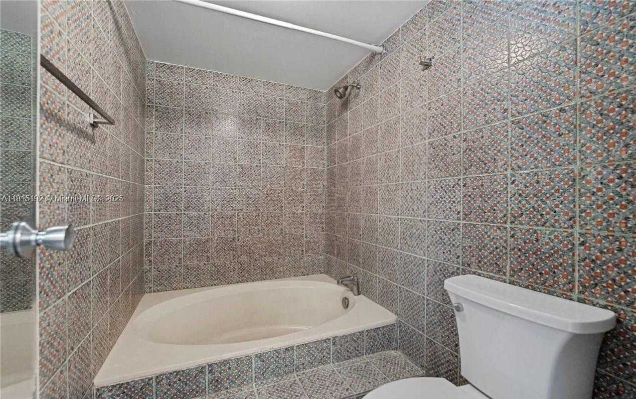 Small Image of 16570 NORTH EAST 26TH AVE #6B, North Miami Beach Number 17