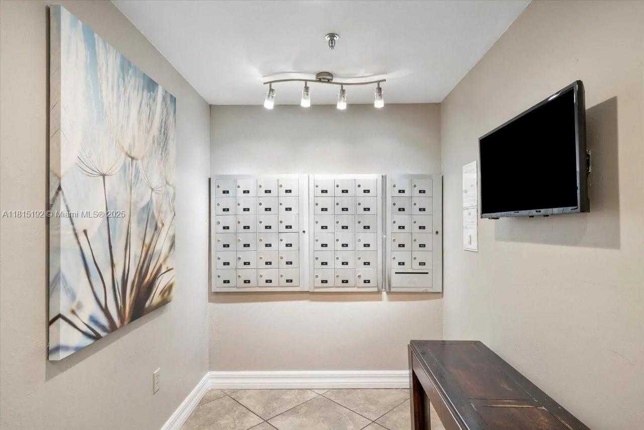 Small Image of 16570 NORTH EAST 26TH AVE #6B, North Miami Beach Number 20