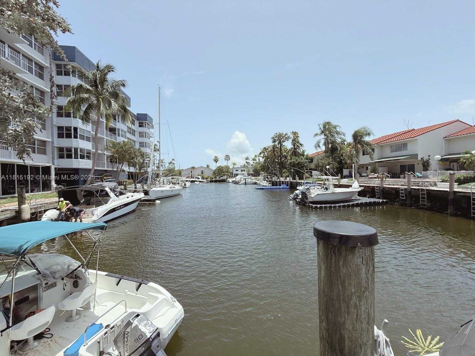 Small Image of 16570 NORTH EAST 26TH AVE #6B, North Miami Beach Number 35