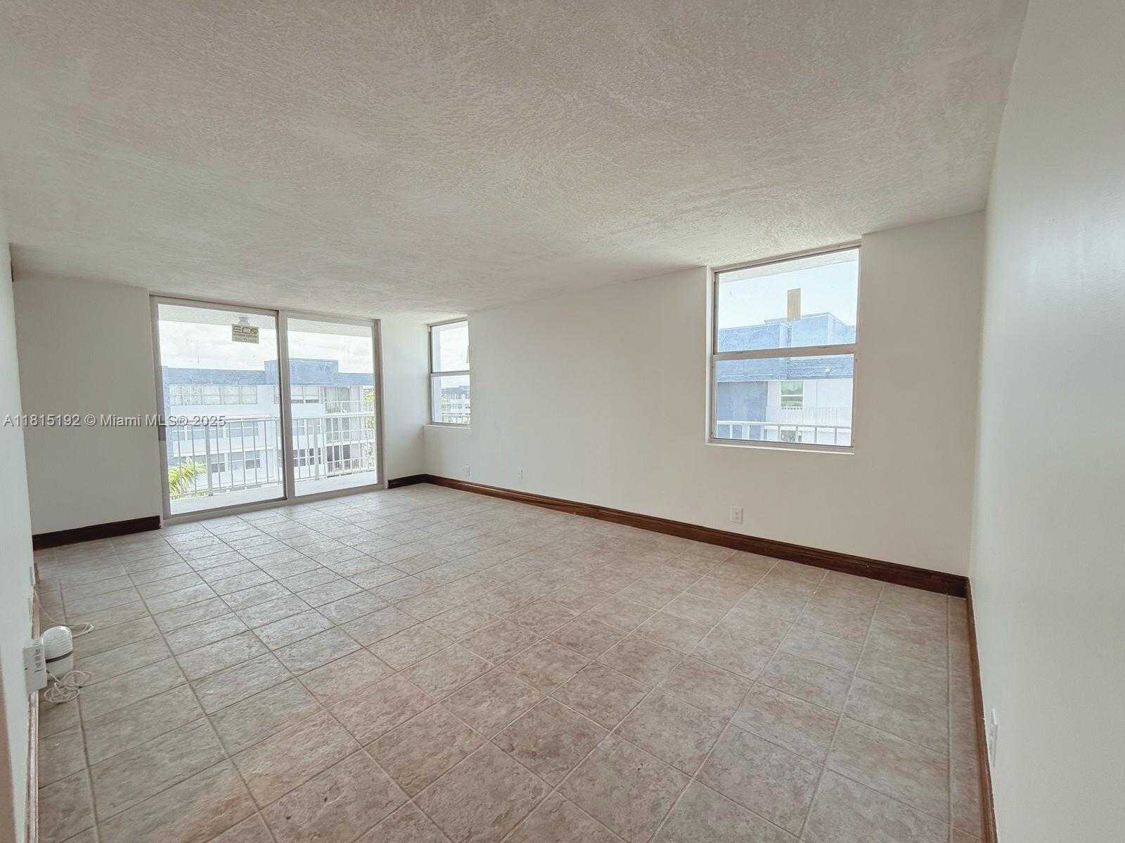 Small Image of 16570 NORTH EAST 26TH AVE #6B, North Miami Beach Number 5