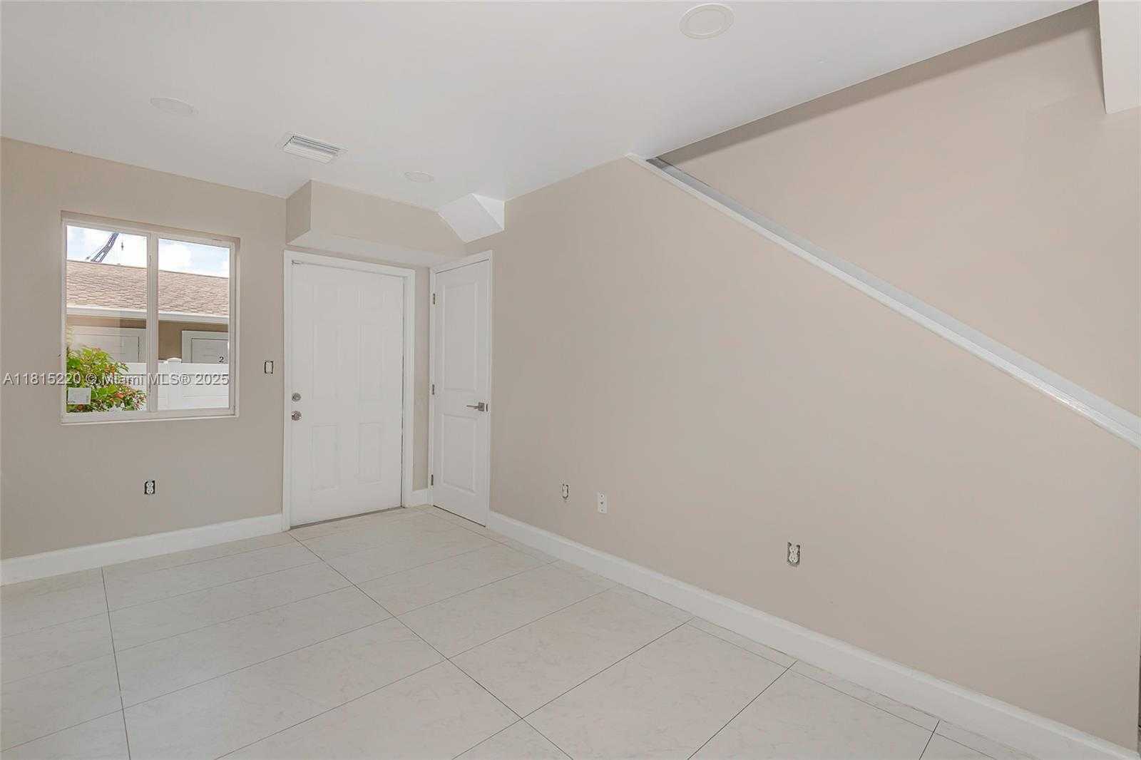 Small Image of 813 NORTH WEST 3RD AVE, Fort Lauderdale Number 4