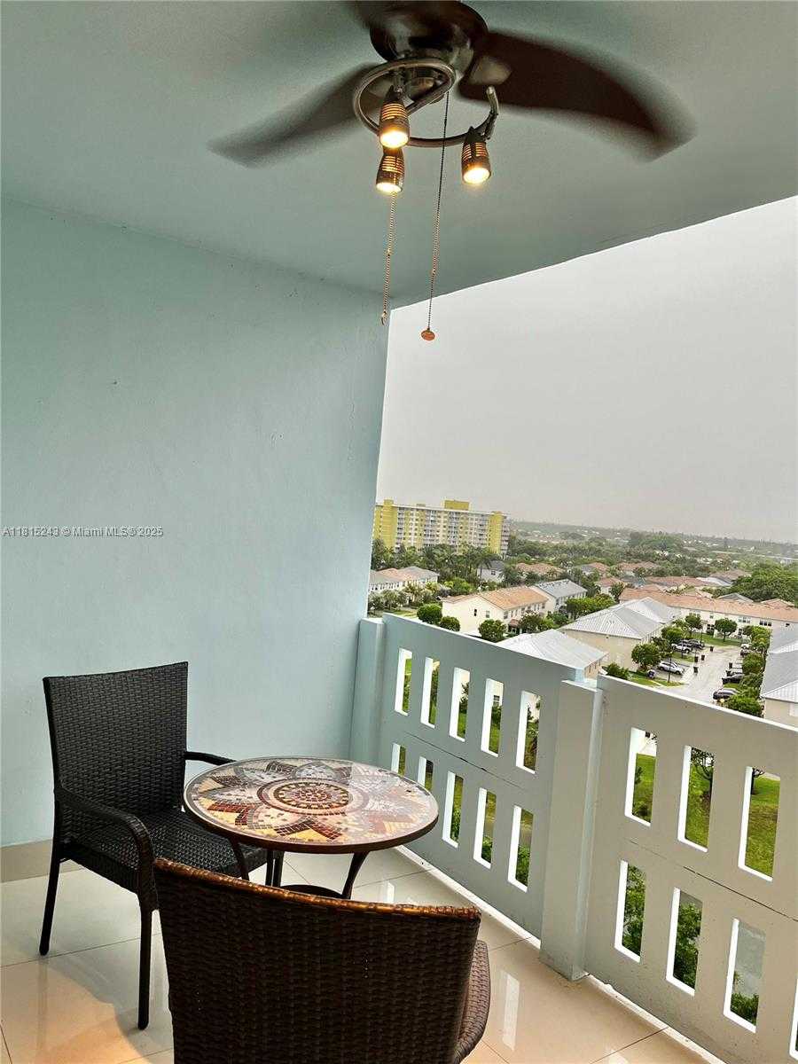 Small Image of 4001 HILLCREST DR #1014, Hollywood Number 13