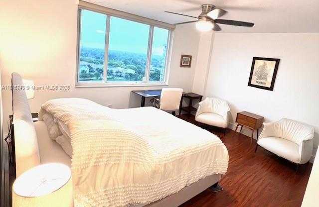 Small Image of 4001 HILLCREST DR #1014, Hollywood Number 15