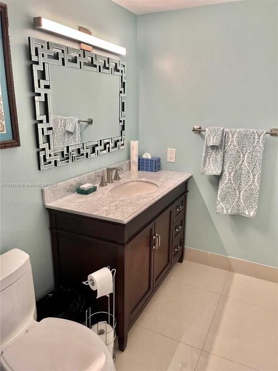 Small Image of 4001 HILLCREST DR #1014, Hollywood Number 17