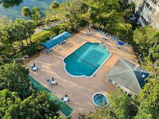 Small Image of 4001 HILLCREST DR #1014, Hollywood Number 21
