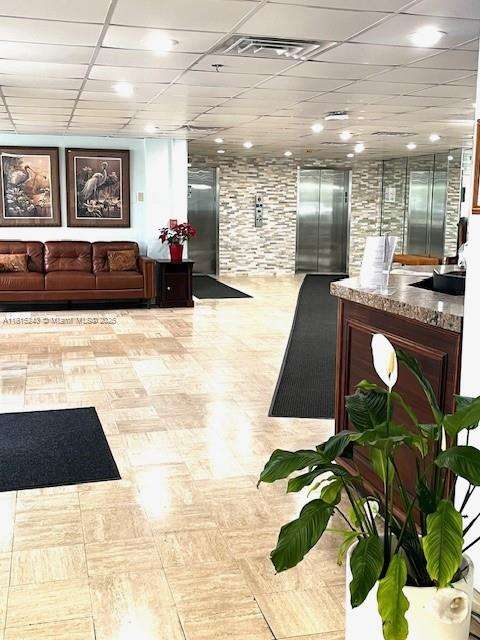 Small Image of 4001 HILLCREST DR #1014, Hollywood Number 24