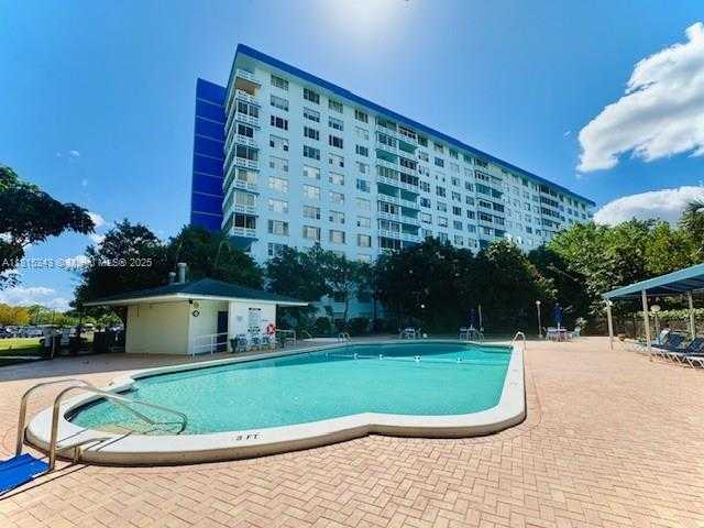 Small Image of 4001 HILLCREST DR #1014, Hollywood Number 28