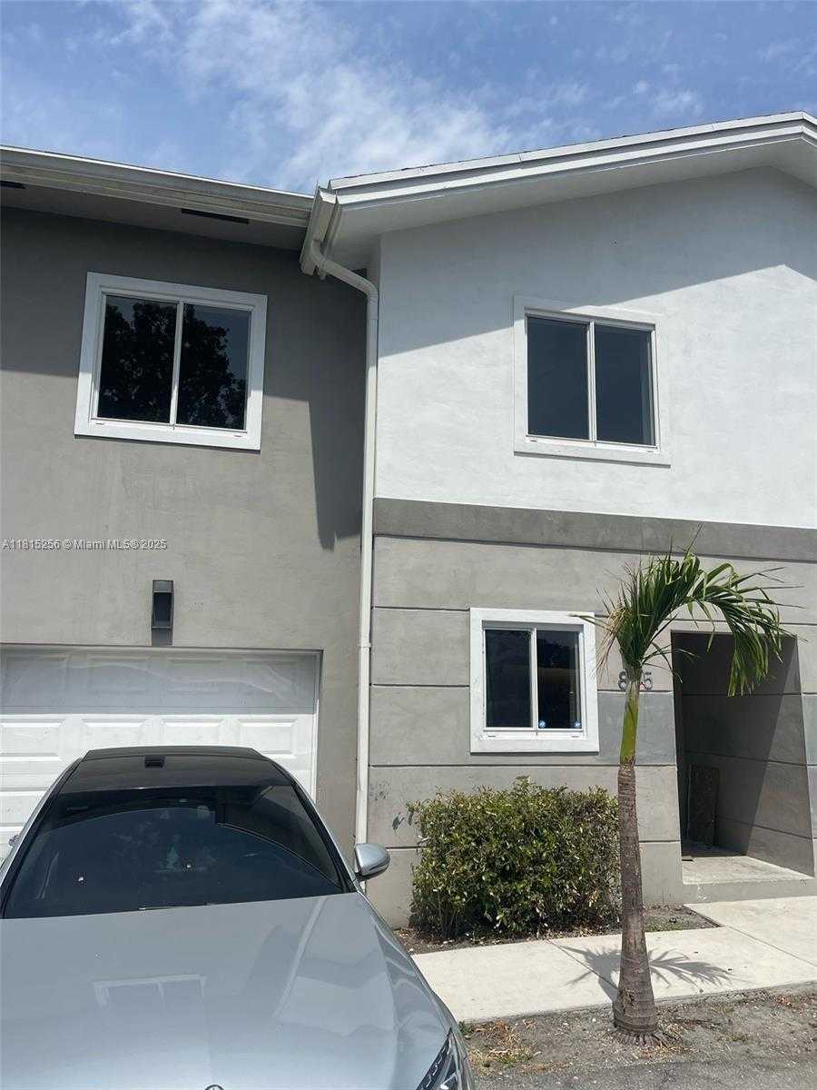 Small Image of 811 NORTH WEST 3RD AVE, Fort Lauderdale Number 2