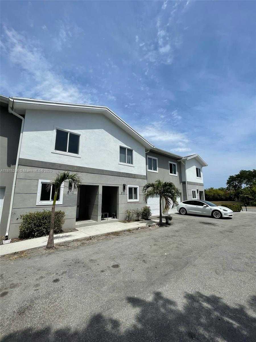 Small Image of 811 NORTH WEST 3RD AVE, Fort Lauderdale Number 3