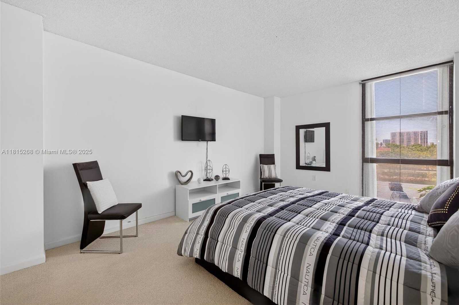 Small Image of 3675 NORTH COUNTRY CLUB DR #401, Aventura Number 25