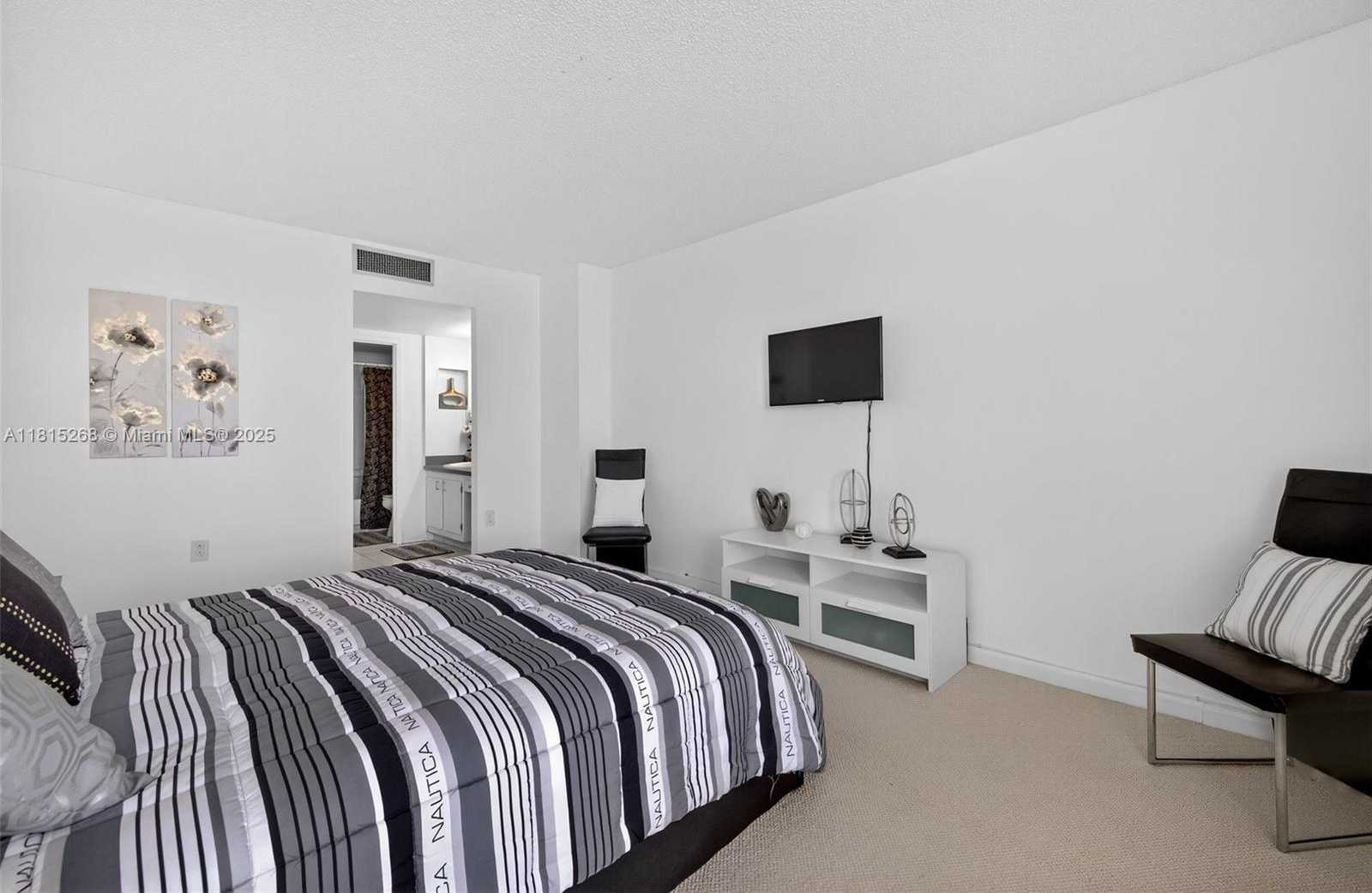 Small Image of 3675 NORTH COUNTRY CLUB DR #401, Aventura Number 26