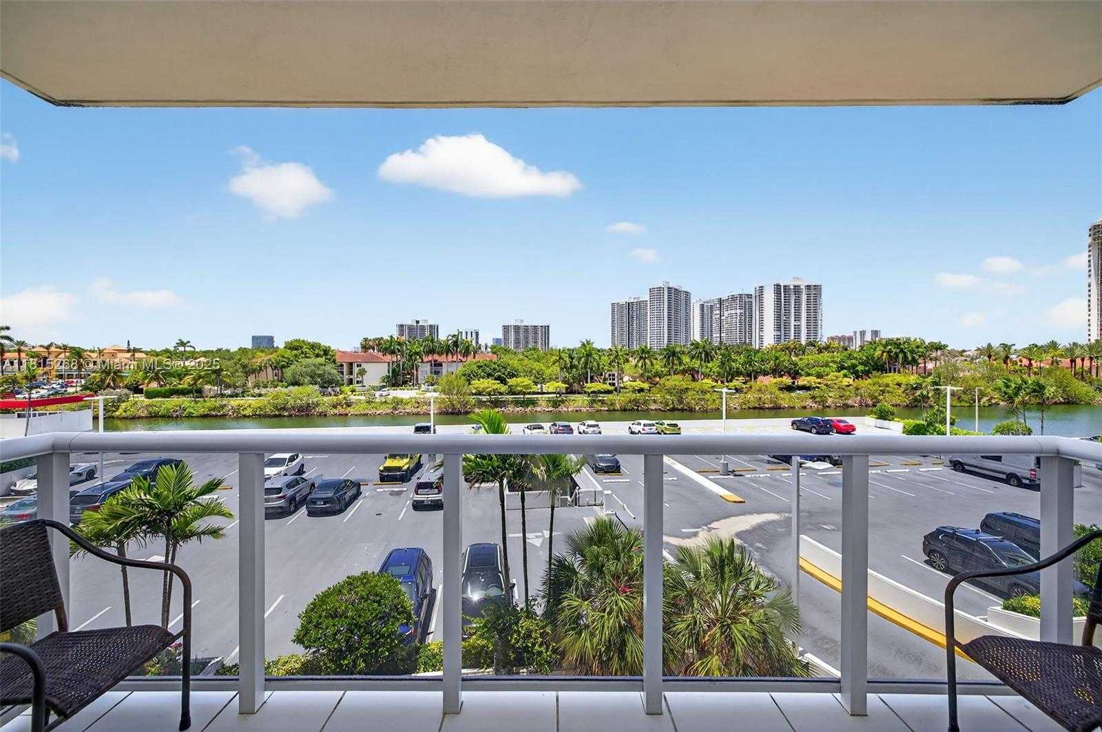 Small Image of 3675 NORTH COUNTRY CLUB DR #401, Aventura Number 4