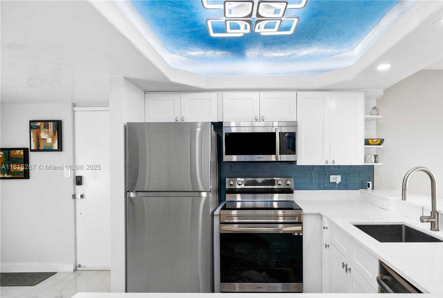 Small Image of 465 OCEAN DR #315, Miami Beach Number 10
