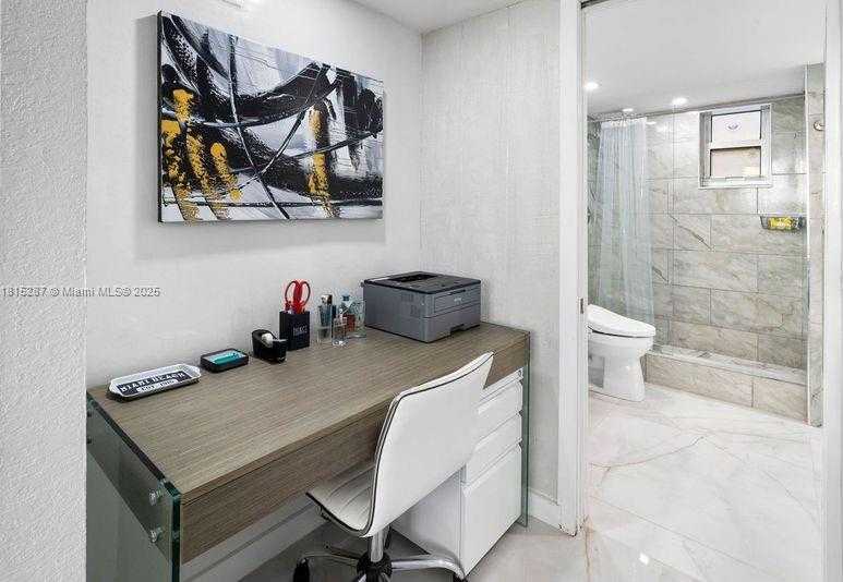 Small Image of 465 OCEAN DR #315, Miami Beach Number 13