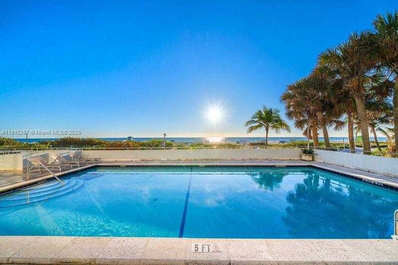 Small Image of 465 OCEAN DR #315, Miami Beach Number 15