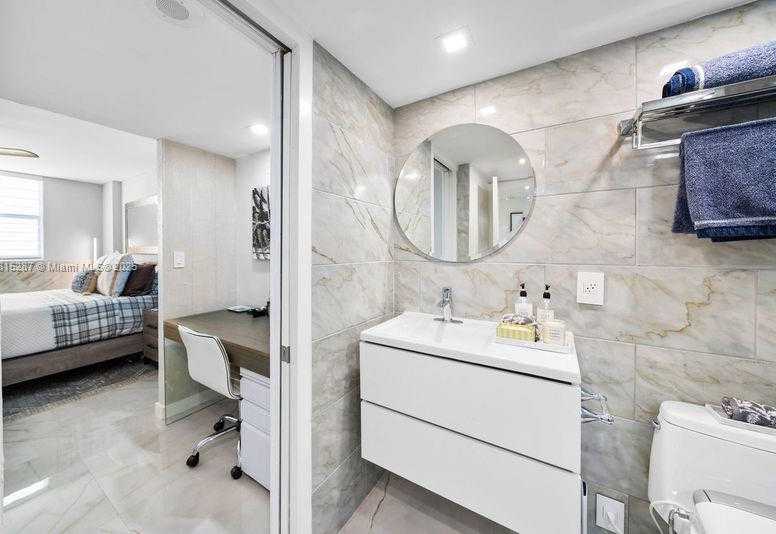 Small Image of 465 OCEAN DR #315, Miami Beach Number 17
