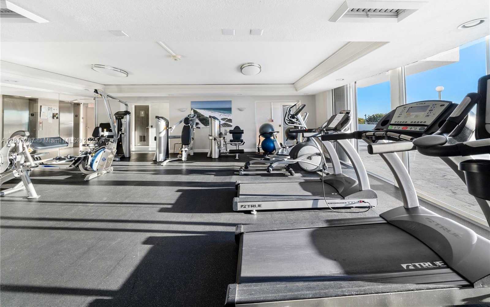 Small Image of 465 OCEAN DR #315, Miami Beach Number 19