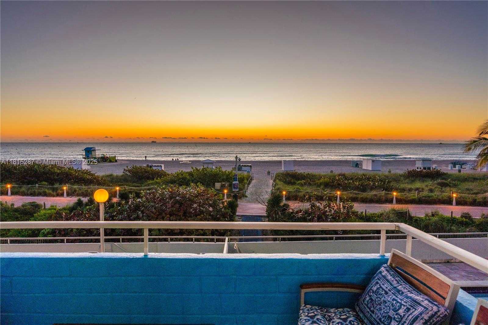 Small Image of 465 OCEAN DR #315, Miami Beach Number 2