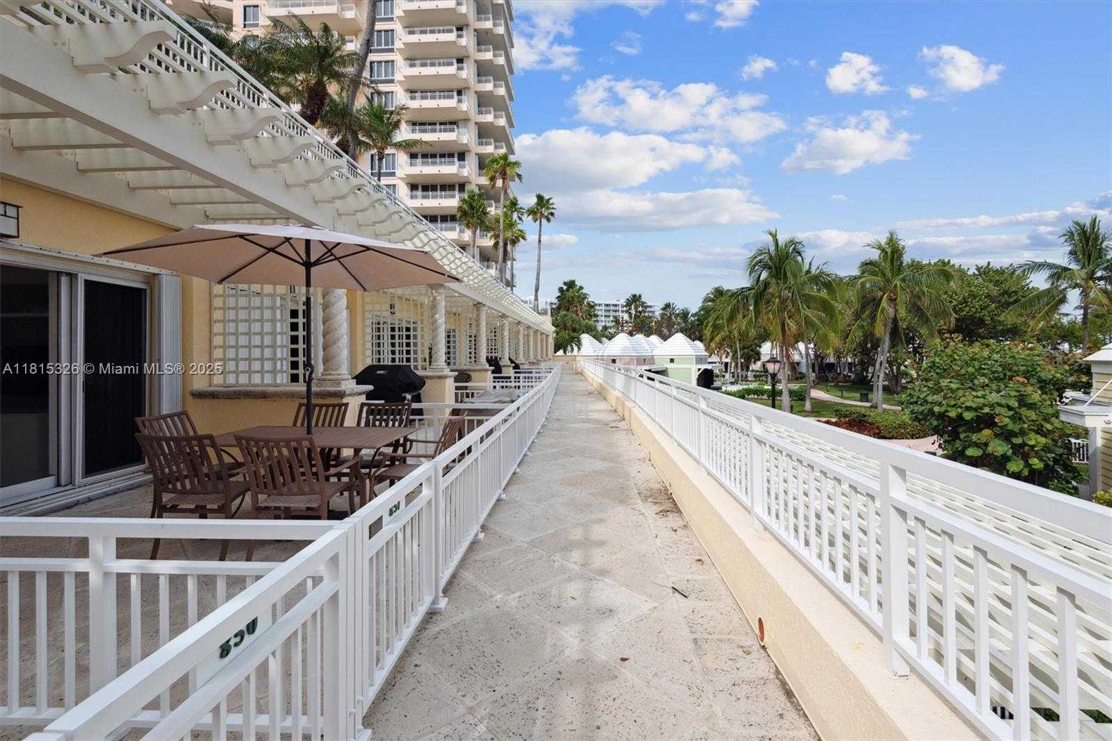 Small Image of 713 CRANDON BLVD #PH-3, Key Biscayne Number 24