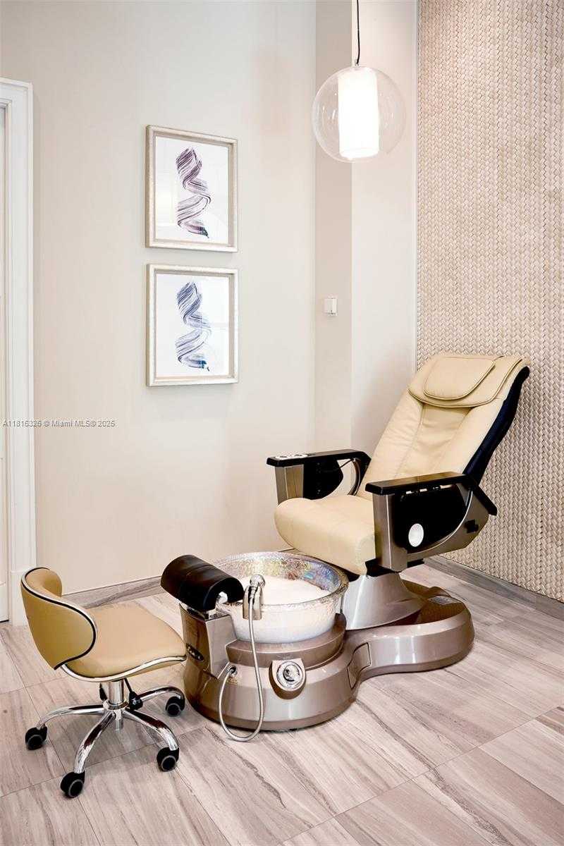 Small Image of 713 CRANDON BLVD #PH-3, Key Biscayne Number 45