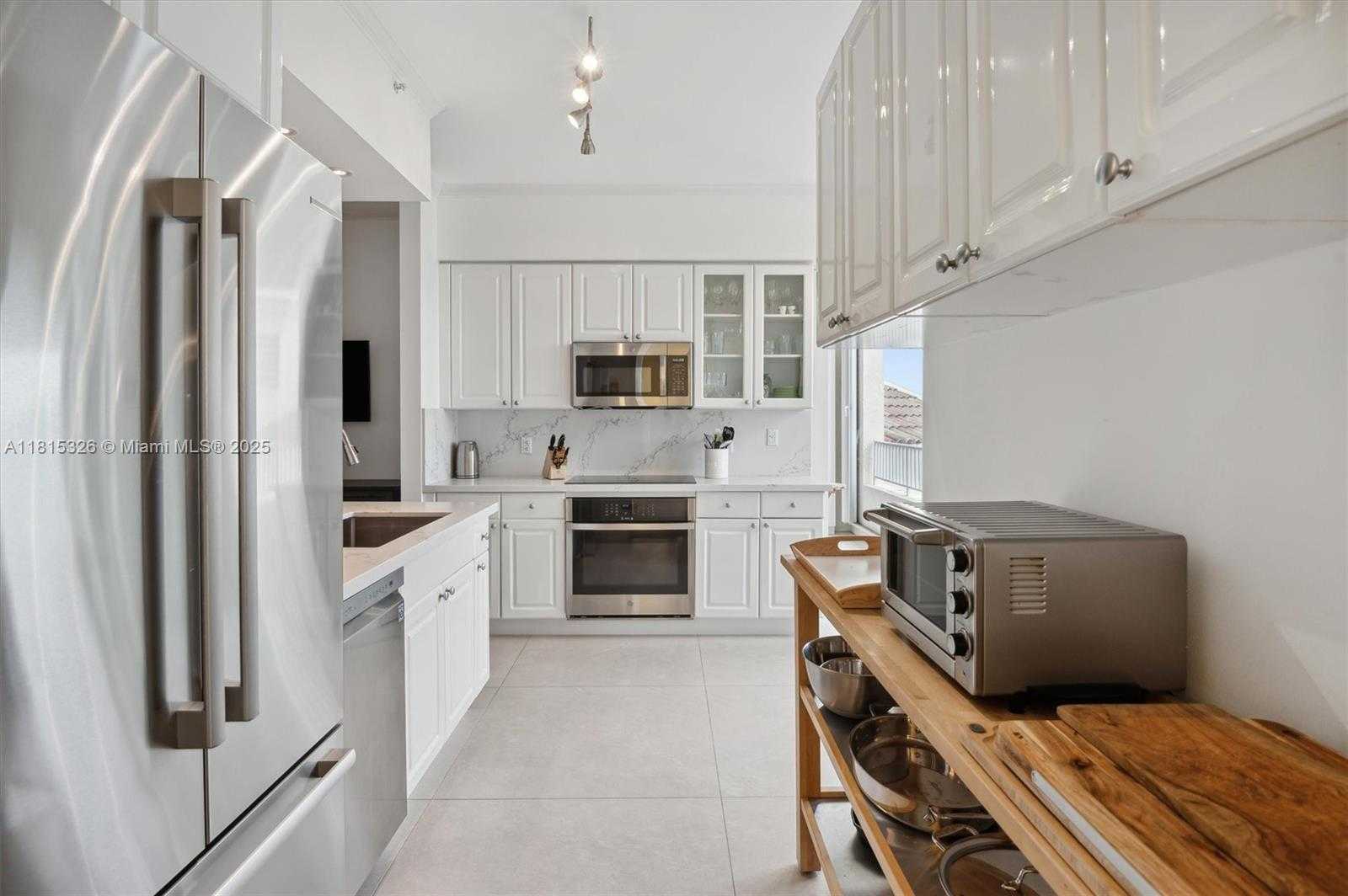 Small Image of 713 CRANDON BLVD #PH-3, Key Biscayne Number 5