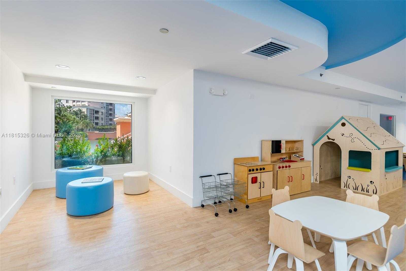 Small Image of 713 CRANDON BLVD #PH-3, Key Biscayne Number 55
