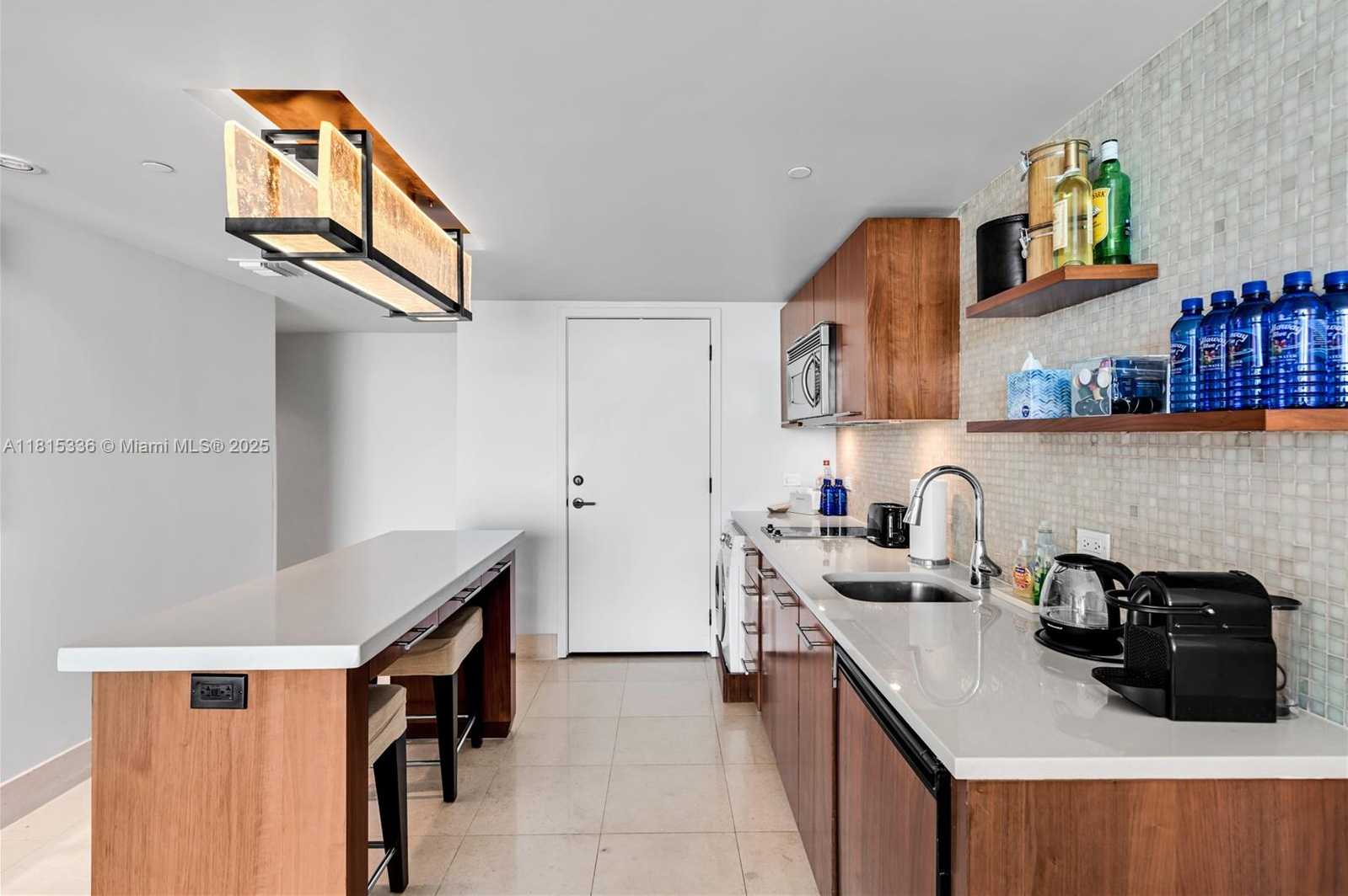 Small Image of 6801 COLLINS AVE #417 (404 Deed), Miami Beach Number 10