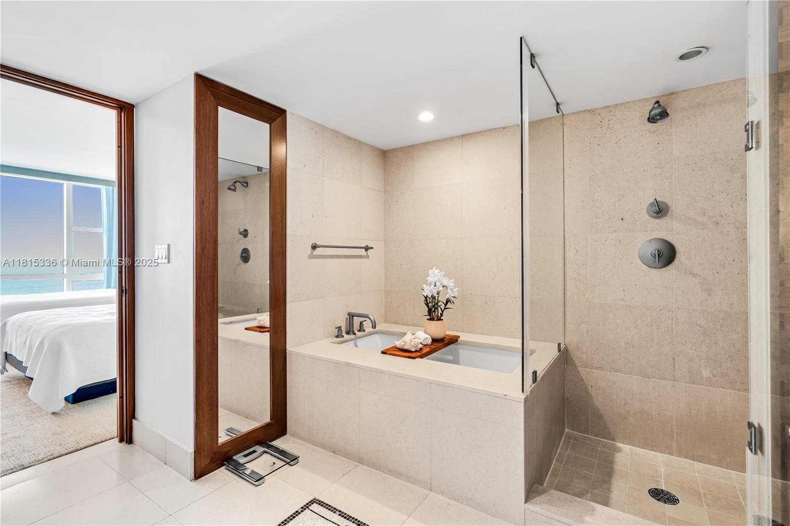 Small Image of 6801 COLLINS AVE #417 (404 Deed), Miami Beach Number 14