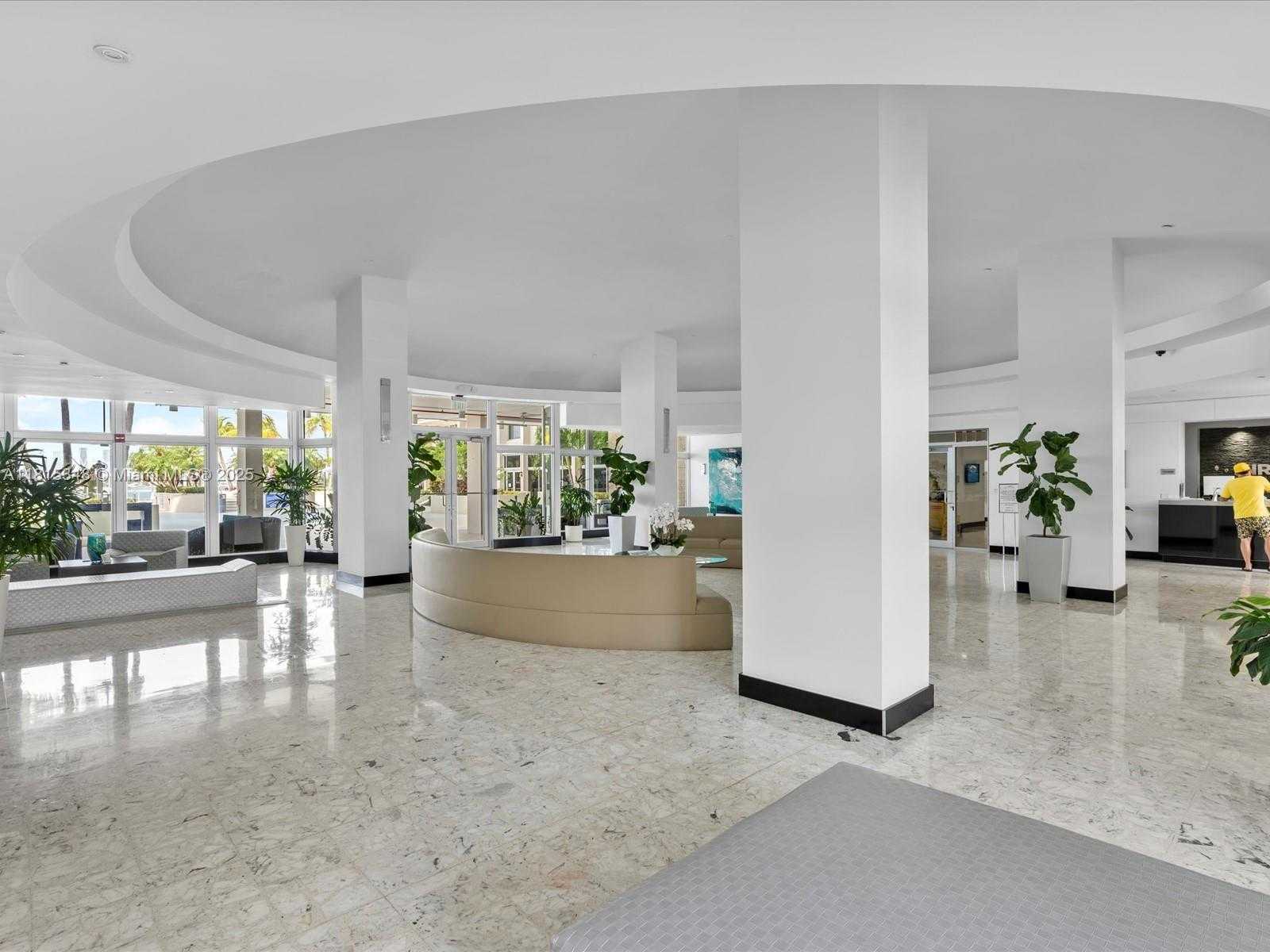 Small Image of 1200 WEST AVE #PH24, Miami Beach Number 3