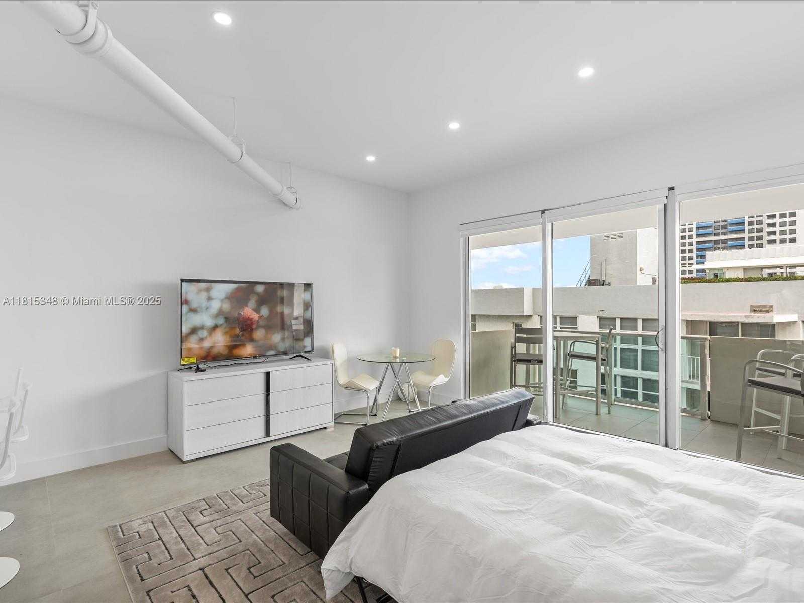 Small Image of 1200 WEST AVE #PH24, Miami Beach Number 6