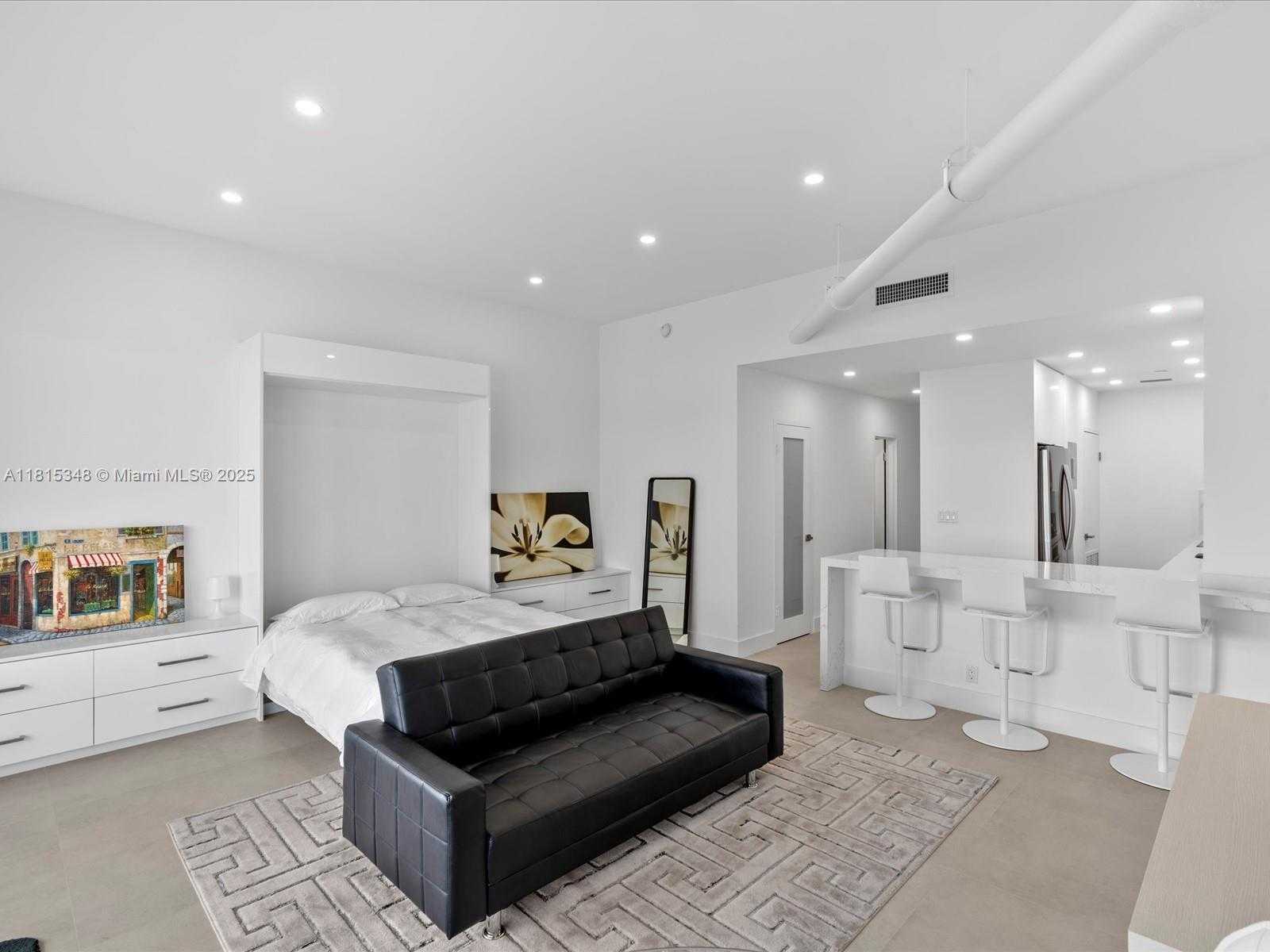 Small Image of 1200 WEST AVE #PH24, Miami Beach Number 9