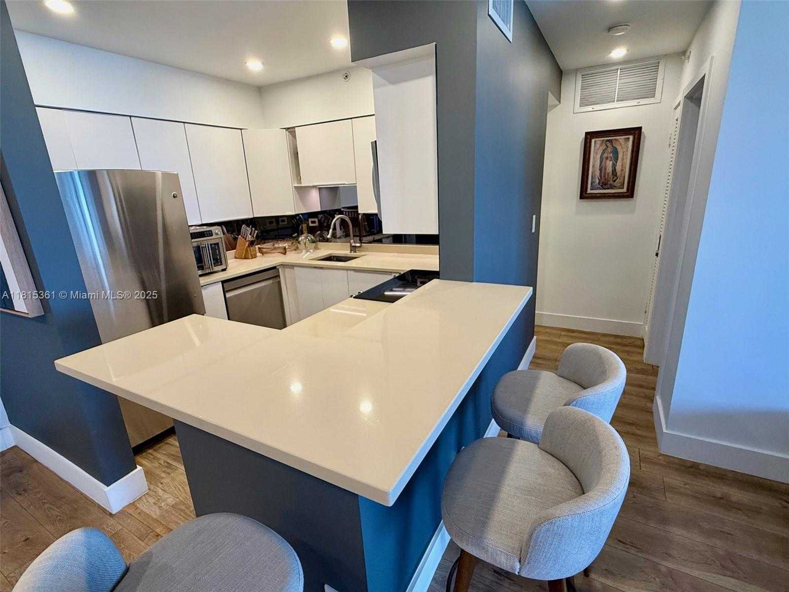 Small Image of 1500 BAY RD #1212S, Miami Beach Number 6