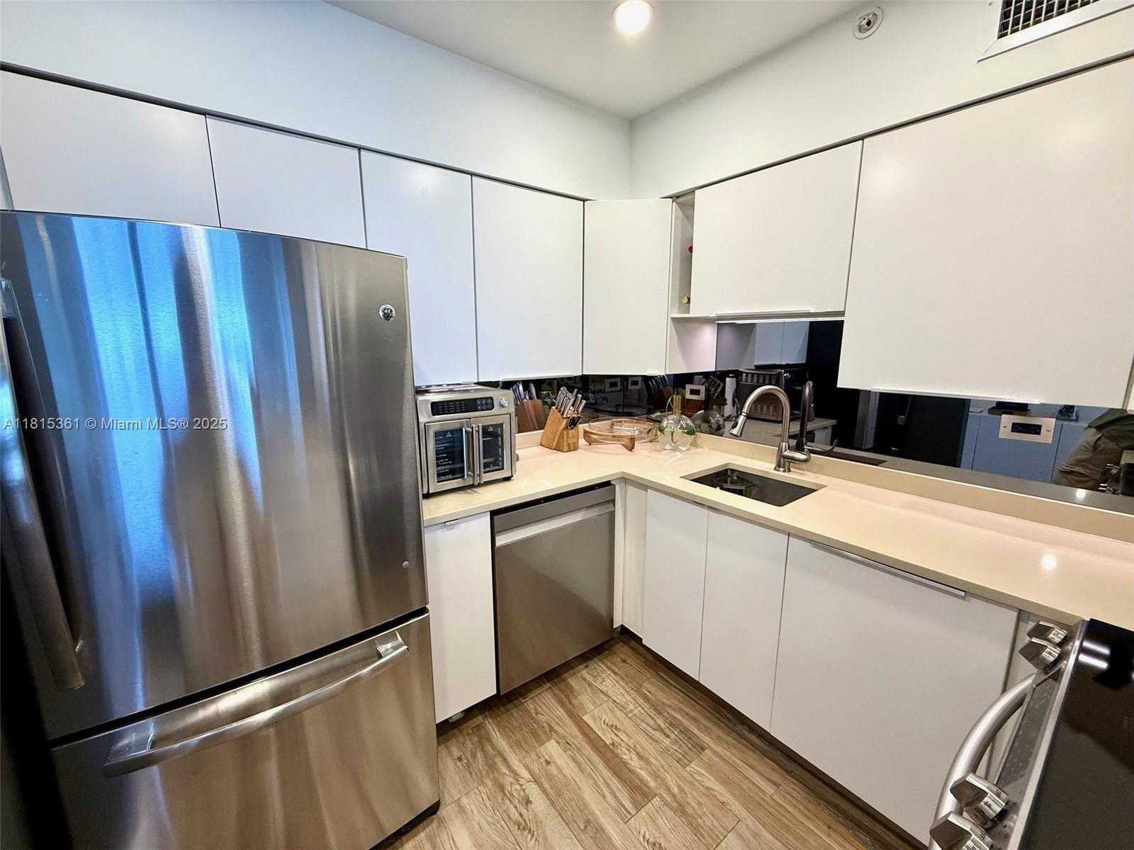 Small Image of 1500 BAY RD #1212S, Miami Beach Number 8