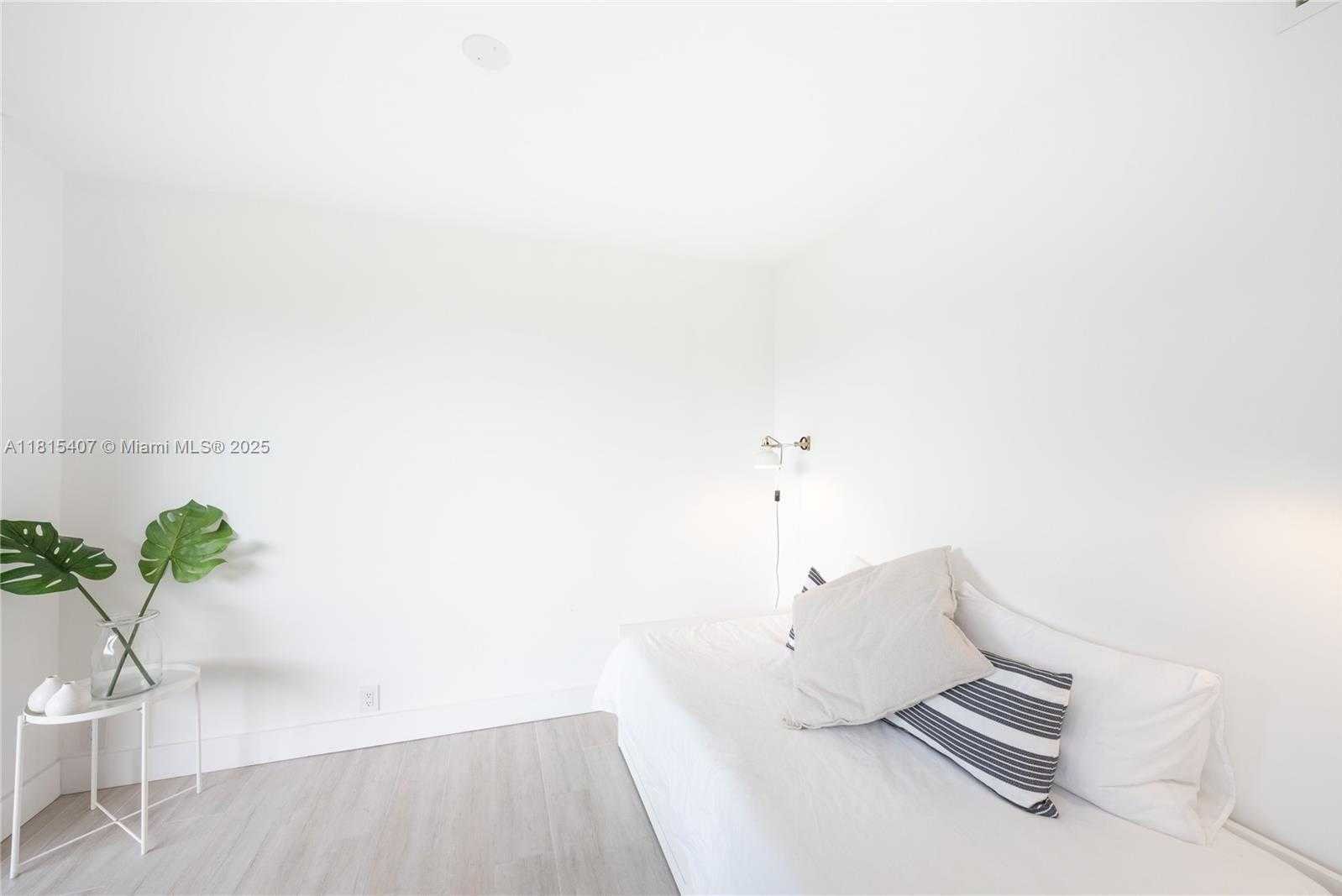 Small Image of 181 CRANDON BLVD #306, Key Biscayne Number 21