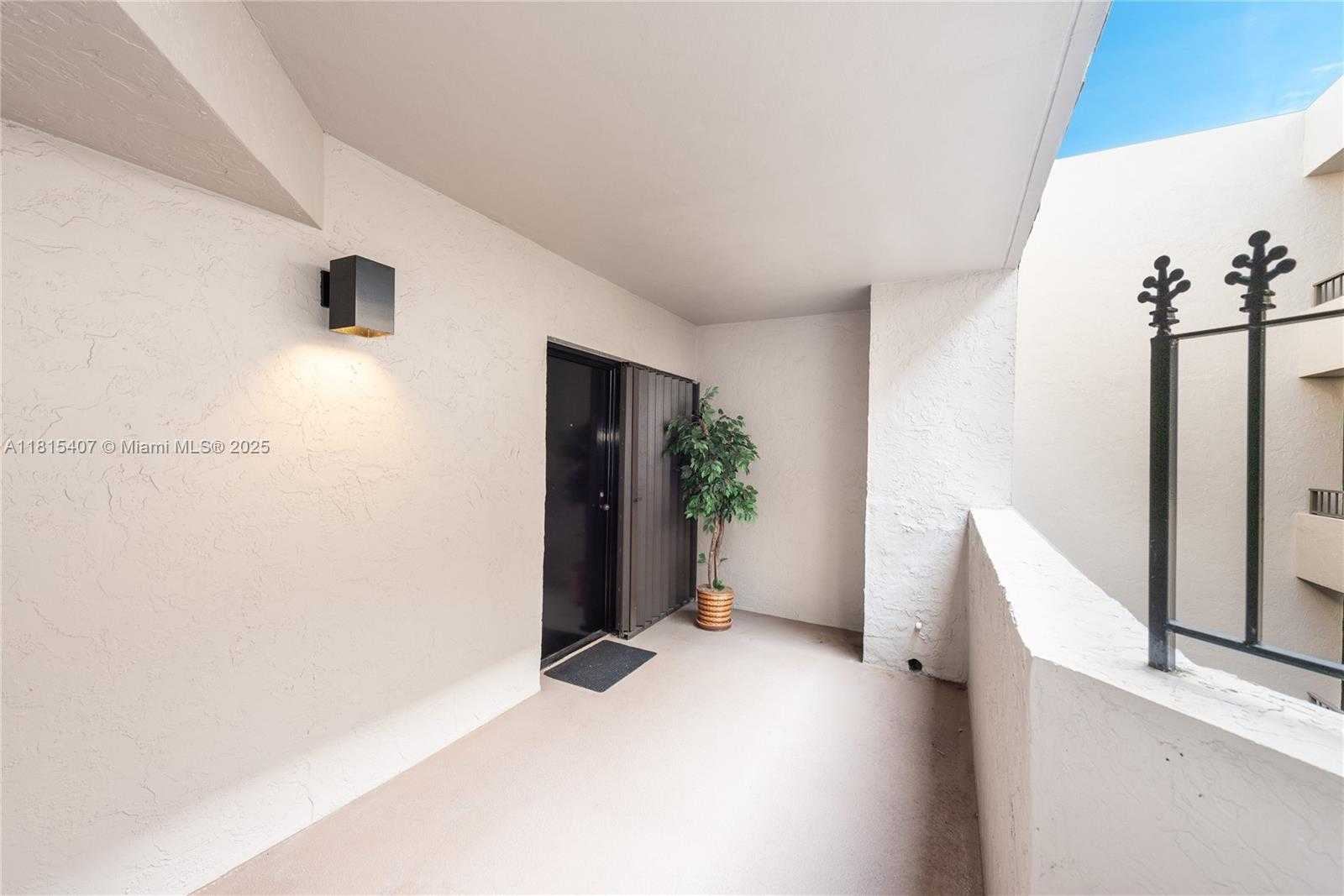 Small Image of 181 CRANDON BLVD #306, Key Biscayne Number 25