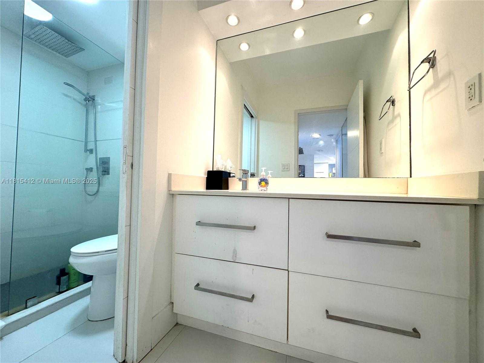 Small Image of 100 LINCOLN RD #1035, Miami Beach Number 10