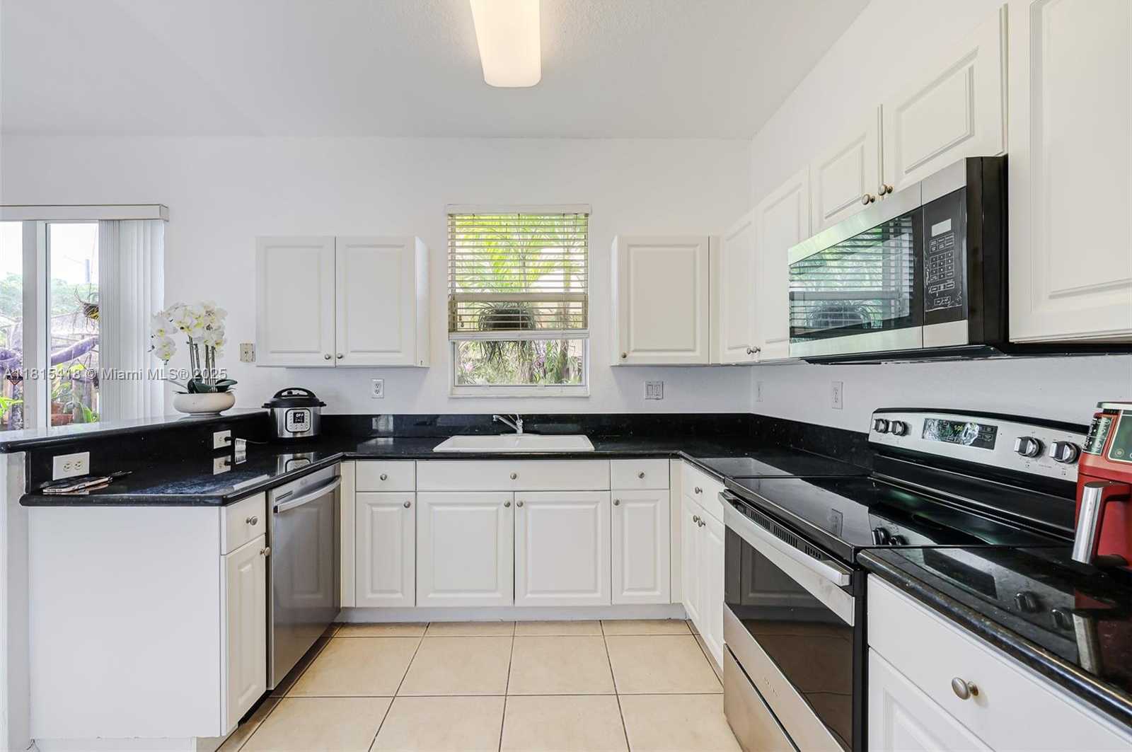 Small Image of 12883 SOUTH WEST 134TH TER, Miami Number 15
