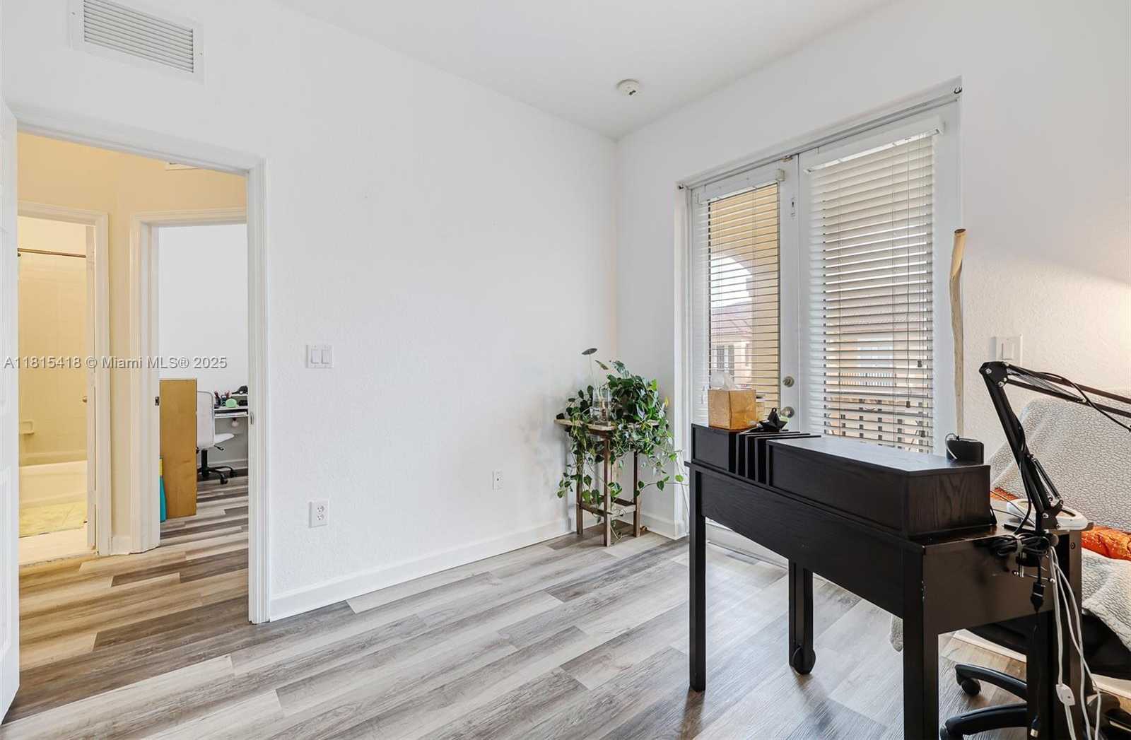 Small Image of 12883 SOUTH WEST 134TH TER, Miami Number 27