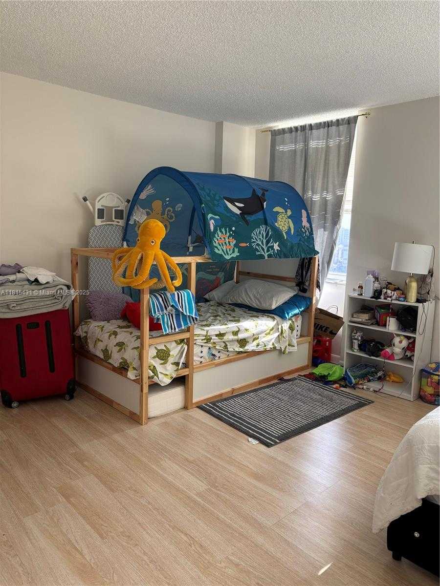 Small Image of 1865 SOUTH OCEAN DR #11I, Hallandale Beach Number 3