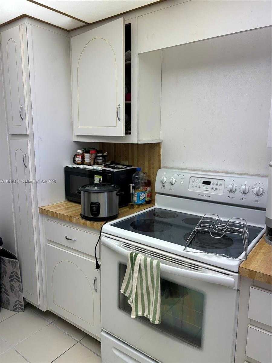 Small Image of 1865 SOUTH OCEAN DR #11I, Hallandale Beach Number 8